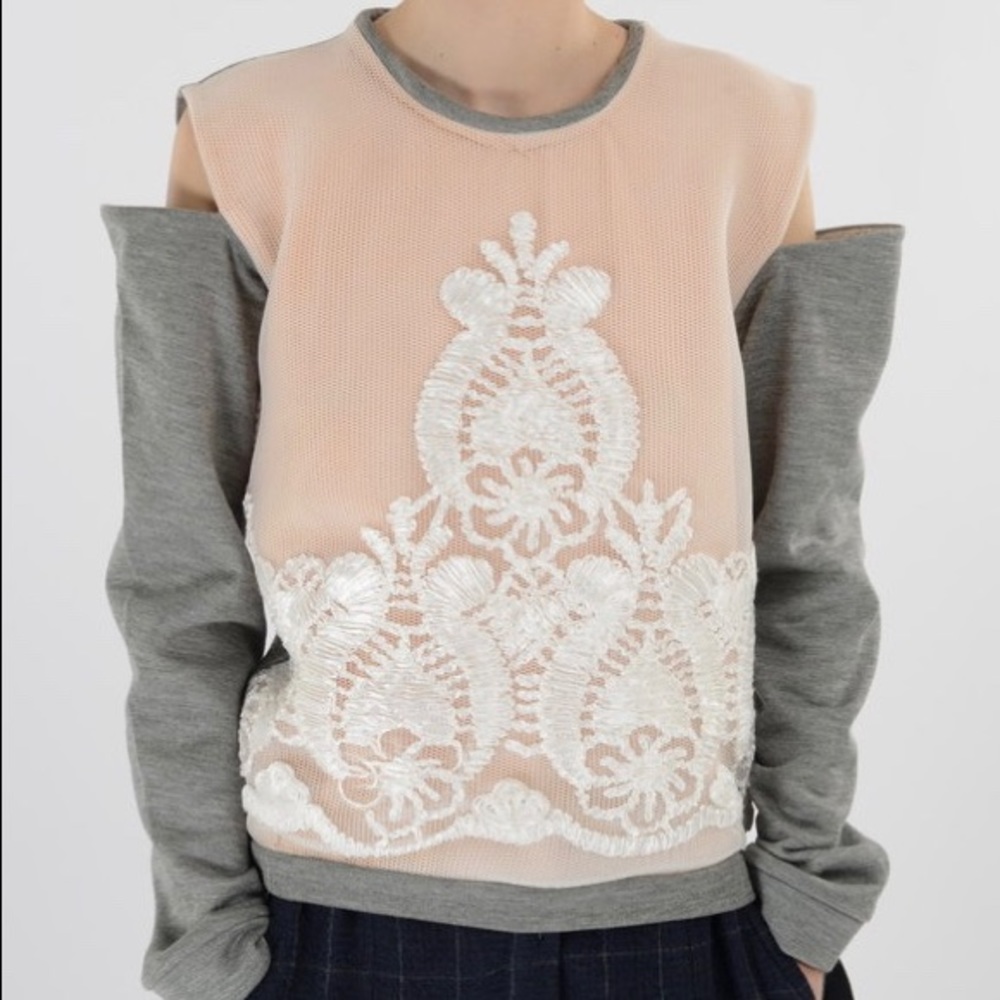 Les Animaux sweater open shoulder front embroidery